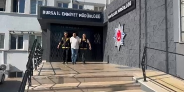 BURSA'DA PARA İÇİN HUSUMETLİSİNİ BAŞINDAN VURAN ŞÜPHELİ ADLİYEYE SEVK EDİLDİ