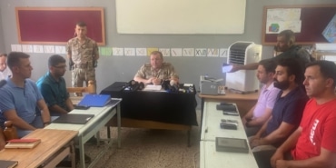 TÜMGENERAL SELÇUK YILDIRIM AÇIKLADI: "ÇEMBER DARALDI, NARİN HER AN BULUNABİLİR" DİYARBAKIR İL JANDARMA KOMUTANI TÜMGENERAL SELÇUK YILDIRIM: "DEVLET BÜTÜN İMKANLARI İLE NARİN'İ ARIYOR" "9 KÖPEK UNSURU, 115 ARAÇ, 2 HELİKOPTER, 38 DRON İLE ARAMALAR SÜRÜYOR" "17 İLÇEDEN BİN KÜSUR KOMANDO ARAMA ÇALIŞMALARINI SÜRDÜRÜYOR" "KISA BİR SÜRE SONRA NARİN'İN MÜJDESİNİ BURADAN VERMEK İSTİYORUM"
