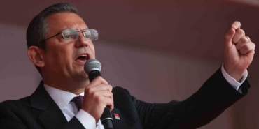 ÖZGÜR ÖZEL’DEN DEVLET BAHÇELİ’YE CEVAP: “ALTI OKTAN BİR TANESİ MİLLİYETÇİLİKTİR”