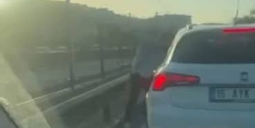 BURSA'DA YUMRUKLU 'YOL VERME' KAVGASI