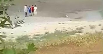 BATAKLIĞA SAPLANAN ÇOCUKLARI VATANDAŞLAR KURTARDI