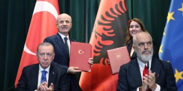 TÜRKİYE VE ARNAVUTLUK ARASINDA 4 ANLAŞMA İMZALANDI