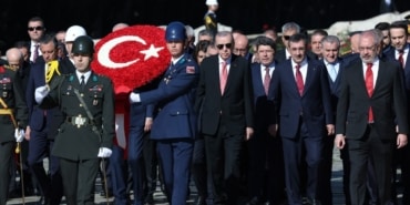 CUMHURBAŞKANI ERDOĞAN BAŞKANLIĞINDAKİ DEVLET ERKANI ANITKABİR'İ ZİYARET ETTİ