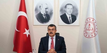 BAKAN TEKİN: “BUGÜN BAŞLAYACAĞIMIZ EĞİTİM-ÖĞRETİM YILINI HEP BİRLİKTE İNŞALLAH SAĞLIKLI BİR ŞEKİLDE TAMAMLARIZ” MİLLİ EĞİTİM BAKANI YUSUF TEKİN: “ÖĞRETMEN, İDARECİ ARKADAŞLARIMIZ SİZLER YOKSANIZ BİZ KENDİMİZİ YOKSUN, YETİM HİSSEDİYORUZ” “DEPREM BÖLGESİNDE EĞİTİM-ÖĞRETİM ORTAMLARININ İYİLEŞTİRİLMESİ ANLAMINDA CİDDİ TEDBİRLER ALDIK”