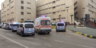 BURSA ADLİYESİ'NDE SİLAHLI SALDIRI İLK BİLGİLERE GÖRE ARALARINDA RESMİ GÖREVLİNİN DE BULUNDUĞU 2 KİŞİ HAYATINI KAYBETTİ, 2 KİŞİ YARALANDI