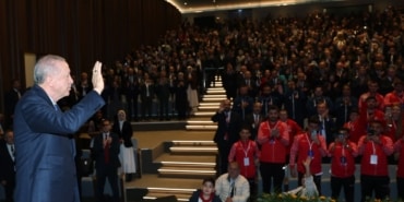 CUMHURBAŞKANI ERDOĞAN: "ENGELLİ KARDEŞLERİMİZİN HİÇBİR ZORLUKLA KARŞILAŞMADAN HAYATIN HER ALANINDA GÜÇLÜ ŞEKİLDE VAR OLABİLDİĞİ BİR ÜLKE,  TÜRKİYE YÜZYILI'NDA ULAŞMAK İSTEDİĞİMİZ HEDEFLERDEN BİRİDİR" "ENGELLİ VATANDAŞLARIMIZA YÖNELİK ADALETSİZLİKLERİN ORTADAN KALDIRILMASINI DA DEVLETİMİZİN ASLİ VAZİFESİ OLARAK GÖRÜYORUZ"