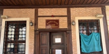AW365760_01