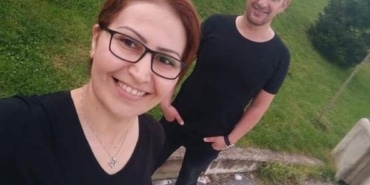 "SEVGİLİ EŞİM, MEKANI CENNET OLSUN" SÖZLERİ İYİ HAL İNDİRİMİNE YETMEDİ KAN DONDURAN CİNAYET FAİLİNDEN MAHKEMEDE NUTKU KESEN SÖZLER EŞİNİ İPLE ÖLDÜRMEDEN ÖNCE GOOGLE'DA ARAMA YAPMIŞTI, CİNAYETİN DURUŞMASINDA ARKASINDAN RAHMET OKUDU "SEVGİLİ EŞİMİ SEVGİ VE SAYGI İLE YAD EDİYORUM. MEKANI CENNET OLSUN" SÖZLERİ CEZA İNDİRİMİNE YETMEDİ