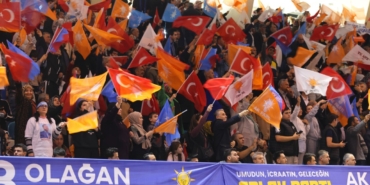 ERDOĞAN'DAN MUHALEFETE 'KIRMIZI KARTLARDAN PUZZLE YAPIN' TEPKİSİ CUMHURBAŞKANI RECEP TAYYİP ERDOĞAN AK PARTİ ADANA 8. OLAĞAN İL KONGRESİ'NE KATILDI " SURİYE'Yİ 3 PARÇAYA BÖLEREK KOLAYCA YUTULACAK LOKMALAR HALİNE GETİRME PROJESİ ÇÖKMÜŞTÜR" "İSRAİL, 467 GÜNDÜR SOYKIRIM VE KATLİAMA RAĞMEN GAZZELİ KARDEŞLERİMİZİN DİRENİŞ HAREKETİNİ KIRAMADI" "HEM DERSİNİ BİLMİYOR HEM DE CEHALETİNİ BAĞIRARAK, ÇAĞIRARAK KAPATMAYA ÇALIŞIYOR"