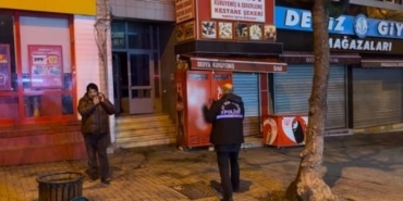 YANGIN SONRASI HAVALANDIRMAK İÇİN GİRDİKLERİ ODADA CESET BULDULAR