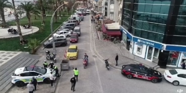 GEMLİK'TE DRONLU DENETİM GEMLİK İLÇE EMNİYET MÜDÜRLÜĞÜ, KURALSIZLARA GÖZ AÇTIRMIYOR