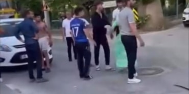 TRAFİK KAZASI SONRASI BIÇAKLI KAVGA: 5 KİŞİLİK AİLE HASTANELİK OLDU