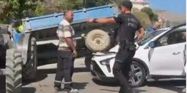 OTOMOBİL TRAKTÖRE ARKADAN ÇARPTI