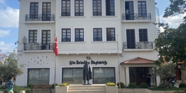 ŞİLE BELEDİYESİ'NE OPERASYON: BAŞKAN ÖZGÜR KABADAYI GÖZALTINA ALINDI