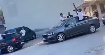 DÜĞÜNDE UZUN NAMLULU SİLAHLARLA TEHLİKELİ KUTLAMA EĞLENCE ADI ALTINDA SİLAHLARINA SARILDILAR
