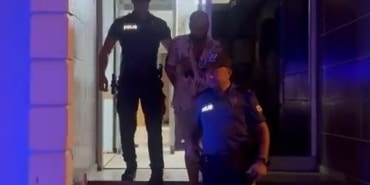 BURSA'DA 34 YIL CEZASI BULUNAN ŞAHIS RUHSATSIZ SİLAHLA YAKALANDI
