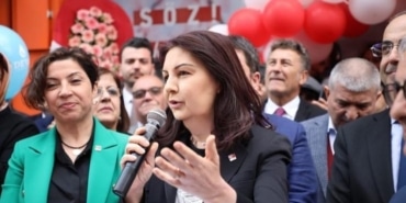 CHP BURSA TEŞKİLATI'NI ÜZEN ÖLÜM CHP ESKİ MİLLETVEKİLİ LALE KARABIYIK HAYATINI KAYBETTİ