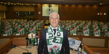 BURSASPOR TARAFTARINDAN, MUSTAFA BOZBEY'E TEŞEKKÜR YAĞMURU