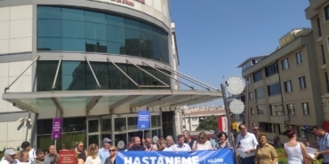 NİLÜFER'DE HALK HASTANELERİNE SAHİP ÇIKMAK İÇİN TOPLANDI BURSA'DA YÜKSEK İHTİSAS HASTANESİ EK HİZMET BİNASI'NIN KAPANACAĞI İDDİASINA MAHALLE SAKİNLERİ VE KENT KONSEYİ TEPKİ GÖSTERDİ