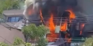 BURSA'DA KORKUTAN YANGIN ORMANLIK ALANA YAKIN EVDE ÇIKAN YANGINA ANINDA MÜDAHALE