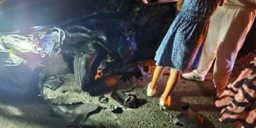 KAMYONET İLE OTOMOBİL KAFA KAFA ÇARPIŞTI: 1'İ POLİS 3 YARALI
