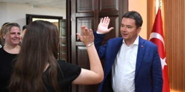 BAŞKAN ERKAN AYDIN BAŞARILI ÖĞRENCİLERİ ÖDÜLLENDİRDİ YKS VE LGS'YE DİJİDERS İLE HAZIRLANAN ÖĞRENCİLERDEN BÜYÜK BAŞARI