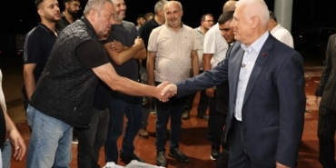 BAŞKAN BOZBEY'DEN 'VİRA BİSMİLLAH' BURSA BÜYÜKŞEHİR BELEDİYE BAŞKANI MUSTAFA BOZBEY, BALIKÇI ESNAFIYLA BİR ARAYA GELEREK ONLARA BEREKETLİ BİR SEZON DİLEDİ