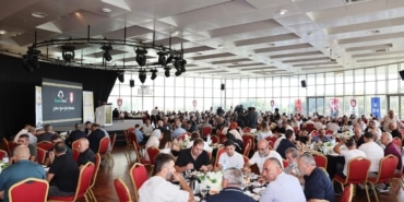 TÜRKİYE'YE ÖNCÜ 'BURSA TAKSİ' YOLLARDA TAMAMEN YERLİ YAZILIMLA GELİŞTİRİLEN 'BURSA TAKSİ' İLE VATANDAŞLAR KENDİ MAHALLELERİNDEKİ TAKSİLERE DAHA KOLAY VE   GÜVENLE ULAŞABİLİYOR YERLİ, GÜVENLİ VE EKONOMİK 'BURSA TAKSİ' İLE KENTTE KENTLİ DE KAZANACAK