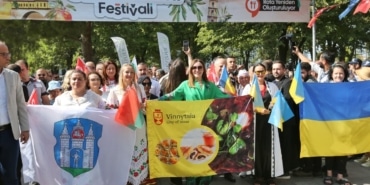 BURSA'DA GASTRONOMİ FESTİVALİ BAŞLADI MERİNOS PARK, DEV MUTFAĞA DÖNÜŞTÜ 3 GÜN BOYUNCA GASTRONOMİNİN KALBİ BURSA'DA ATACAK