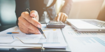cooperation-analyst-chart-professional-paper-economics