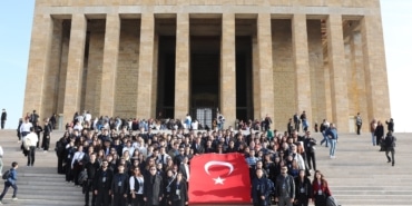 ATATÜRK'E ÖZLEM SATIRLARA DÖKÜLÜYOR