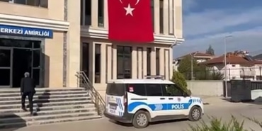 BURSA'DA 28 YIL 8 AY HAPİS CEZASIYLA ARANAN 2 ŞÜPHELİ YAKALANDI
