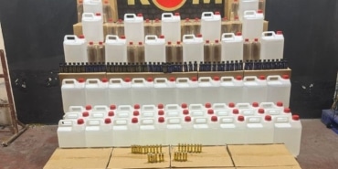 BURSA'DA KAÇAK ALKOL OPERASYONU 1032 LİTRE ETİL ALKOL, 84 AROMA KİTİ ELE GEÇİRİLDİ