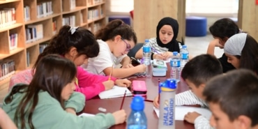 OSMANGAZİ'DE ÇOCUKLAR HAYALLERİNİ KAĞIDA DÖKÜYOR