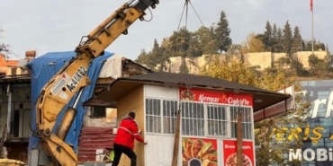 ÇİĞKÖFTEYE DETERJAN KABIYLA SOS DÖKEN ESNAFA 250 BİN TL CEZA: İŞ YERİ KAPATILIP KALDIRILDI