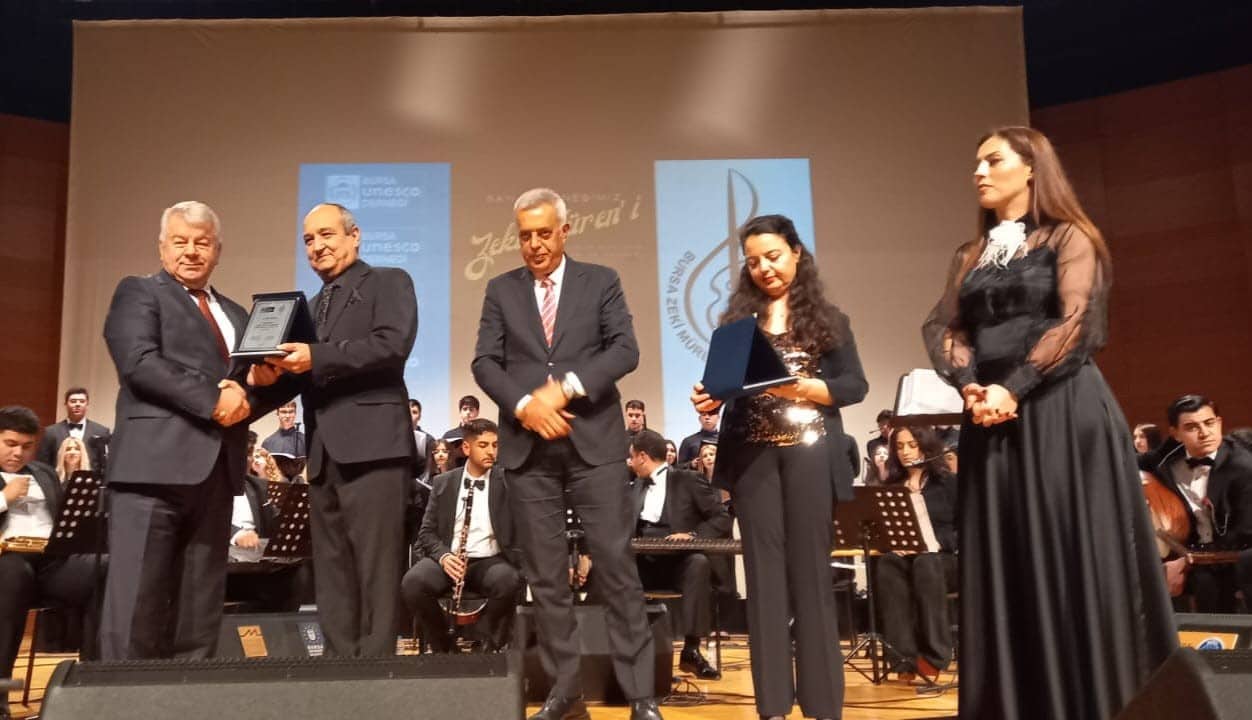 ZEKİ MÜREN'İN 94'ÜNCÜ DOĞUM GÜNÜNDE UNUTULMADI