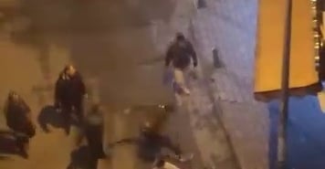 LAF ATTIĞI KİŞİLER TARAFINDAN BÖYLE DARP EDİLDİ DÖVMEKLE YETİNMEDİLER, YERDE TEKMELEDİLER