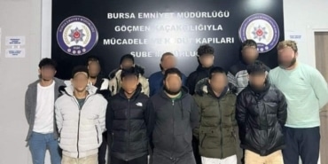 DÜZENSİZ GÖÇMENLERE ŞAFAK OPERASYONU İŞ YERİNE BASKIN: 12 YABANCI UYRUKLU ŞAHIS YAKALANDI
