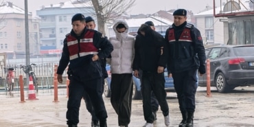 İNEGÖL'DE İNTERNET KABLOLARINI ÇALAN 2 ŞÜPHELİ TUTUKLANDI MAHALLEYİ İNTERNETSİZ BIRAKAN HIRSIZLAR YAKALANDI