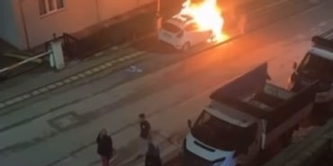 BURSA'DA OTOMOBİLLER ALEV TOPUNA DÖNDÜ