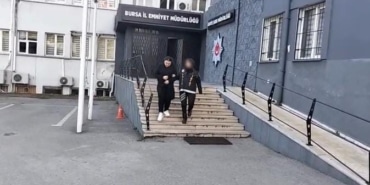 BURSA'DA UYUŞTURUCU TİCARETİ SUÇUNDAN ARANAN 3 KİŞİ YAKALANDI