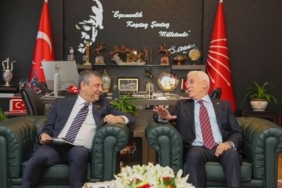 BURSA BÜYÜKŞEHİR BELEDİYE BAŞKANI BOZBEY'DEN GENEL BAŞKAN ÖZEL'E ZİYARET