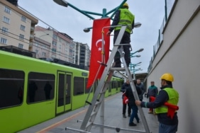 BURSA TÜRK BAYRAKLARIYLA DONATILDI