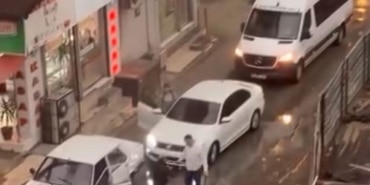 İZMİR'DE TRAFİK TARTIŞMASI: DÖNER BIÇAĞI İLE KOVALADI