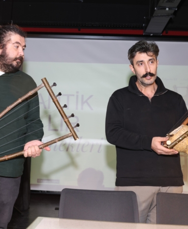 ÇOCUKLAR NİLÜFER'DE HAYALLERİNDEKİ LİRİ TASARLADI