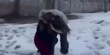 BOLU'DA AKRAN ZORBALIĞI: ORTAOKUL ÖĞRENCİLERİNİN ÖNÜNÜ KESİP DARP ETTİLER
