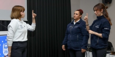 BURSA BÜYÜKŞEHİR'DE PERSONELE İŞARET DİLİ VE ETKİLİ İLETİŞİM EĞİTİMİ