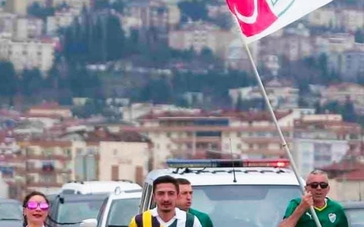 BURSA'DA SEVGİLİLER GÜNÜ'NDE ŞAMPİYONLUK SLOGANIYLA KOŞU DÜZENLENDİ YEŞİL-BEYAZ AŞKLA 10 KİLOMETRE KOŞULDU