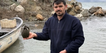 İZNİK GÖLÜ'NDE BALIKÇILARIN AĞINA KÜP TAKILDI BURSA'DA KURAKLIK TARİHİ DEĞERİ OLDUĞU DÜŞÜNÜLEN KÜPÜ ORTAYA ÇIKARDI