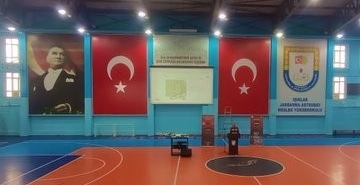 BURSA'DA JANDARMADAN ÖĞRENCİLERE NARKOTİK EĞİTİMİ